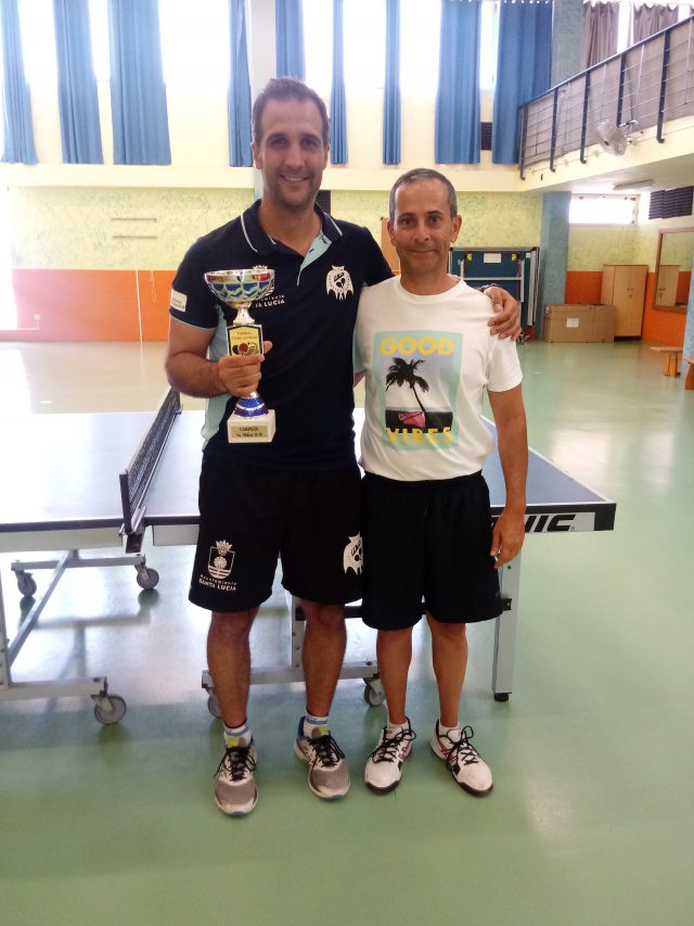 Foto 2 tenis de Mesa Ganador Natanael Valencia