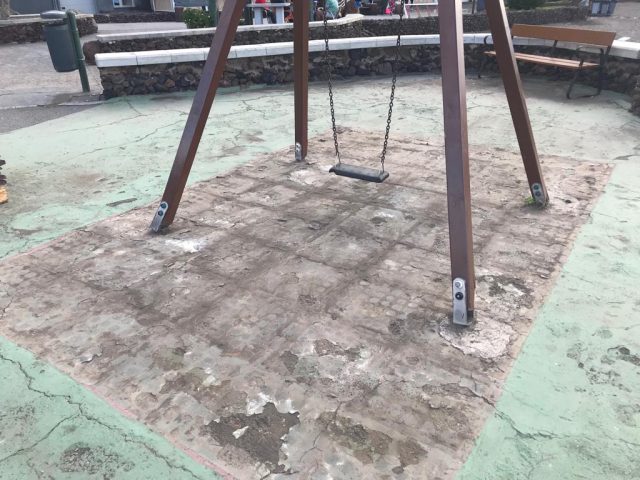 RETIRADA PARQUE INFANTIL MELENARA 3