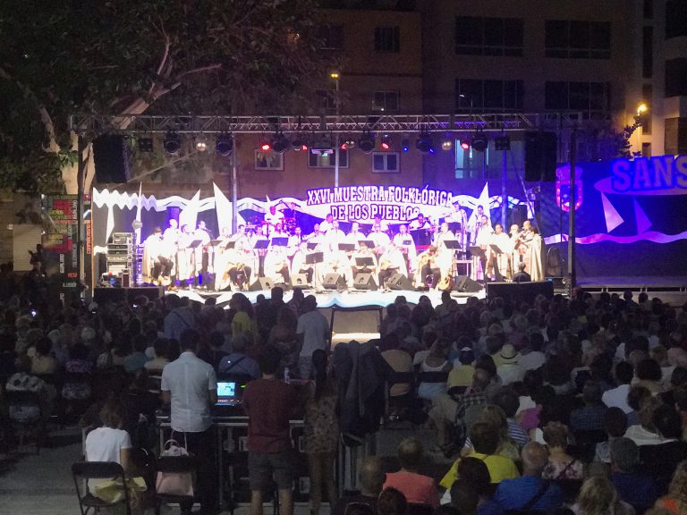 Los Sabandeños, broche de oro de la clausura de la XXVI Muestra Folclórica de los Pueblos