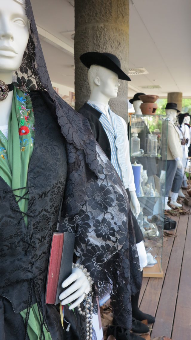 Uno de los trajes exhibidos.