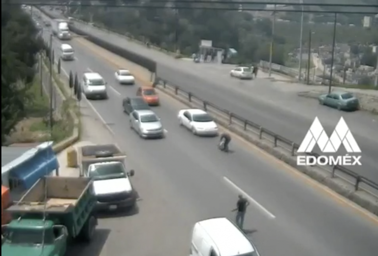 El recate de un perro provoca un accidente múltiple en una autopista