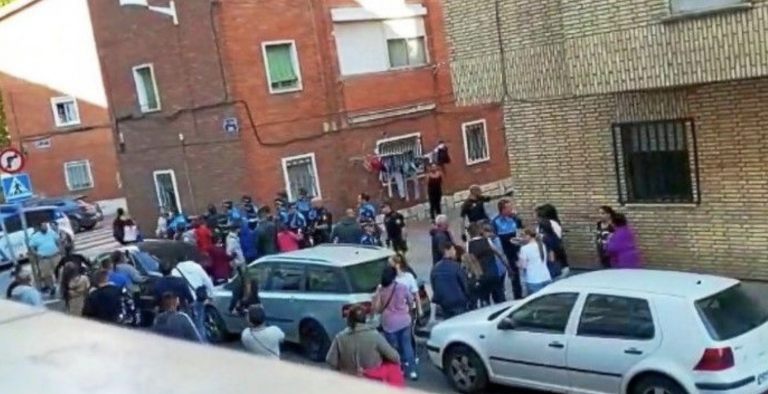 Un grupo de personas intenta asaltar una iglesia en Valladolid para agredir a su párroco