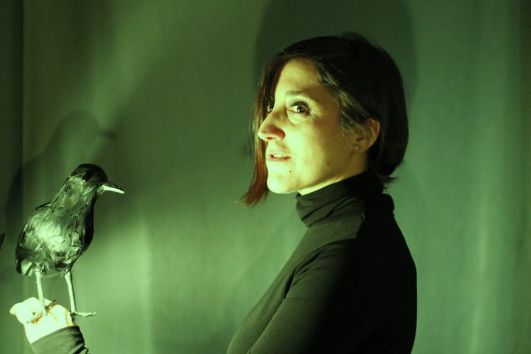 María Cañas propone cómo hackear y desmitificar tópicos y prejuicios generando relatos a contracorriente