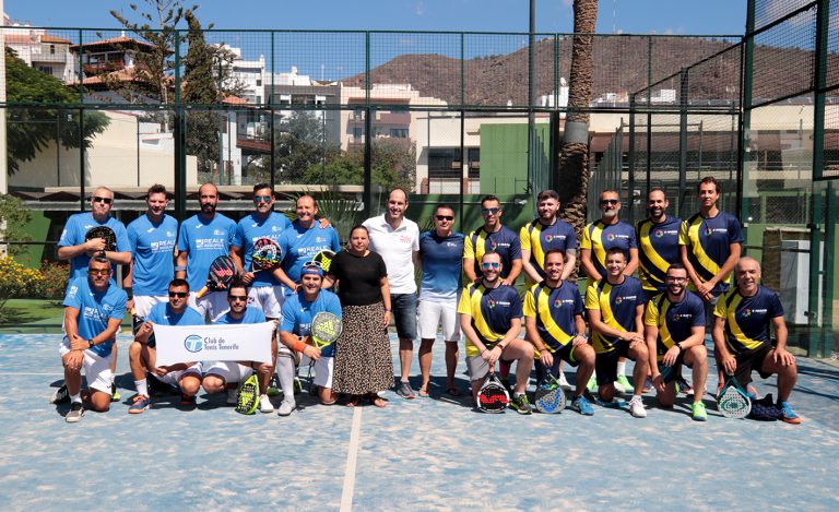 Santa Cruz acoge un encuentro de padel para visibilizar al colectivo LGTBI