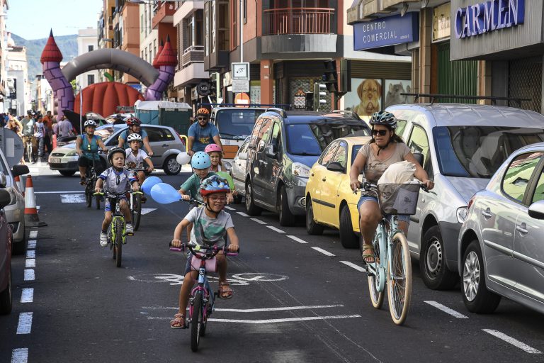 La Laguna ensaya la peatonalización de Heraclio Sánchez como ejemplo de urbanismo táctico