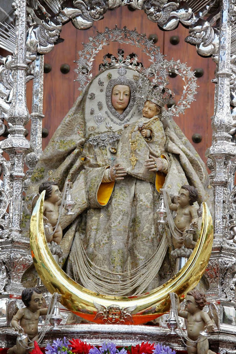 Pedro Rodríguez propone nombrar ‘Alcaldesa Honorífica’ a la Virgen del Pino durante su visita a Santa María de Guía