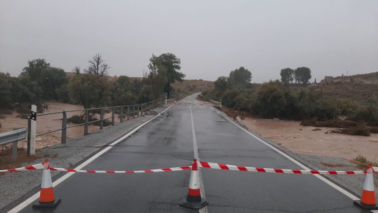 La lluvia provoca cortes de carretera en la provincia de Granada