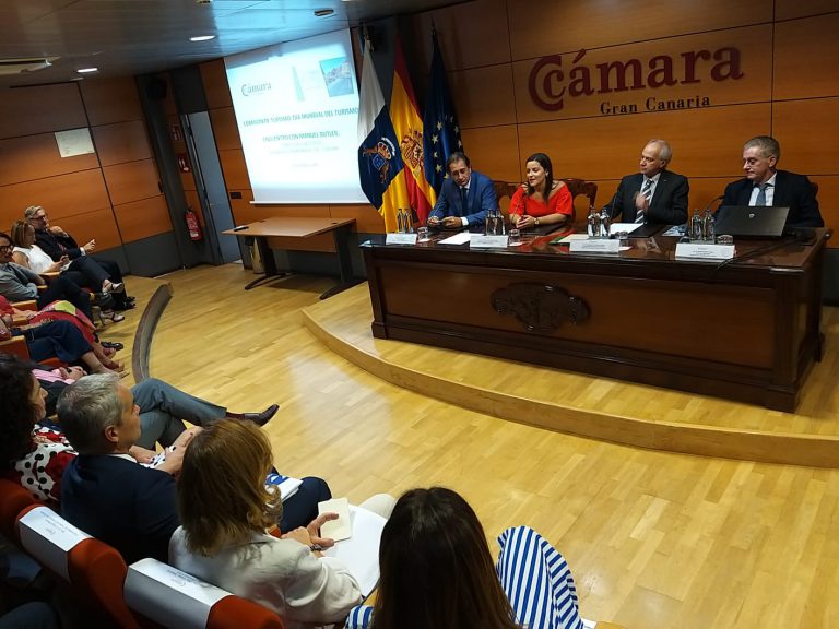 Gobierno y Organización Mundial del Turismo coinciden en la necesidad de cambiar el actual modelo turístico