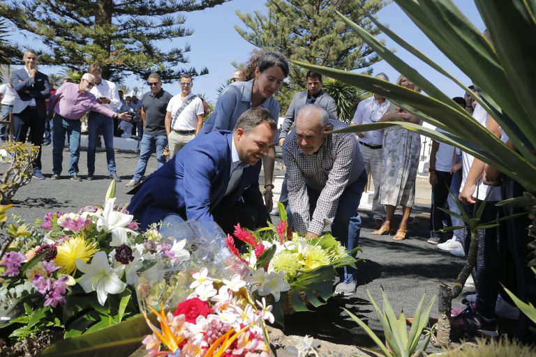 Emotivo encuentro de los trabajadores de los Centros con César Manrique