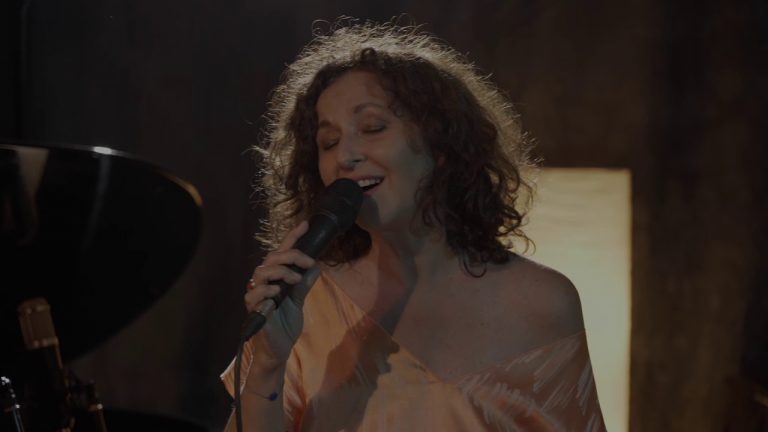 Cristina Vilallonga presenta junto a Albert Bover su nuevo disco 'Nus' en el Café Berlín de Madrid