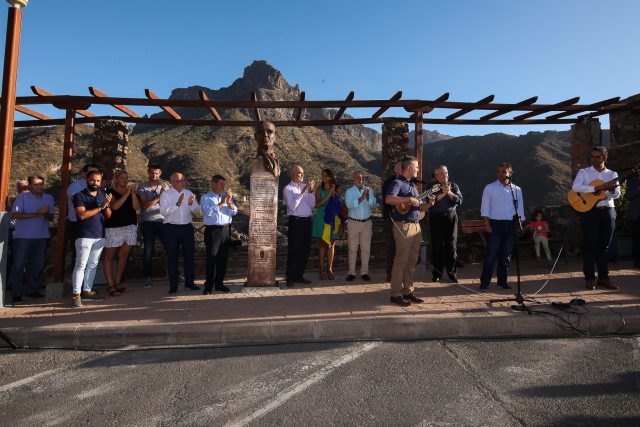 nestor alamo busto 48733089257 o