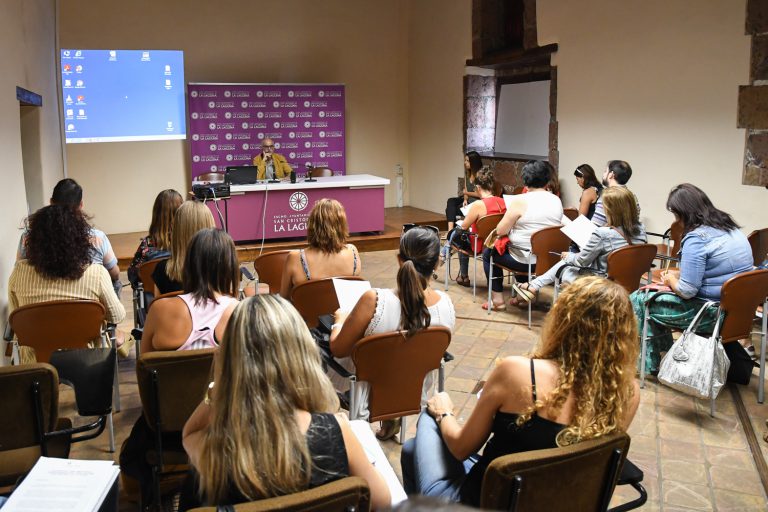 El Ayuntamiento presenta a los centros escolares las actividades complementarias del curso 2019-20