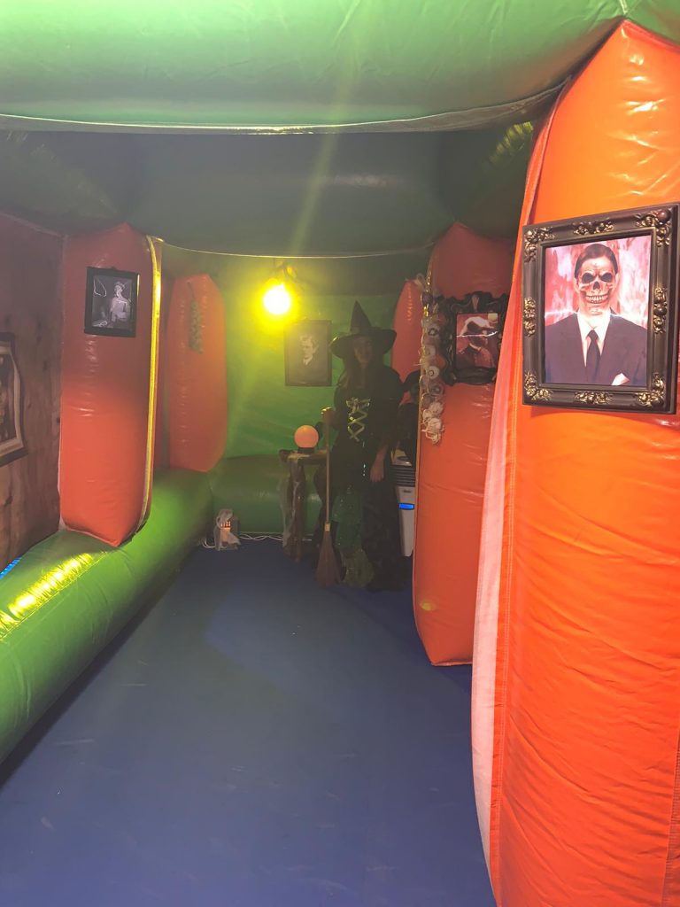 La Casa del Terror, de 100 metros cuadrados, llega mañana a Santa María de Guía para que pequeños y grandes disfruten de una jornada festiva ‘de miedo’