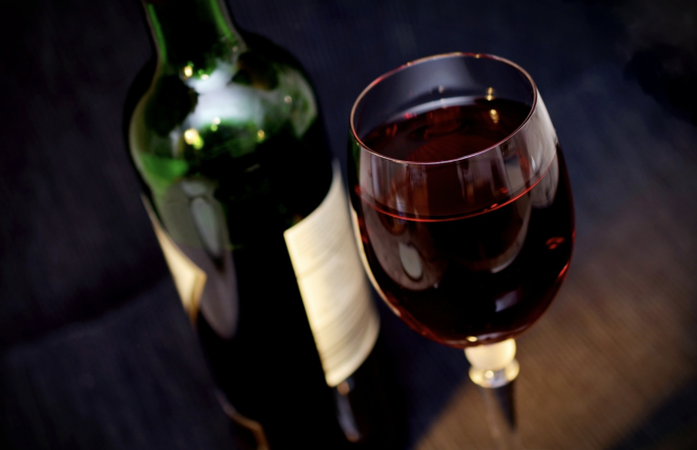 Tres vinos españoles baratos entre los mejores del mundo, según el 'New York Times'