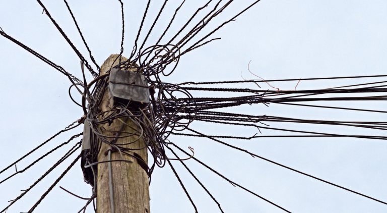 Una mujer de 69 años contrata 14 líneas y realiza 68 llamadas de emergencia falsas a la Guardia Civil