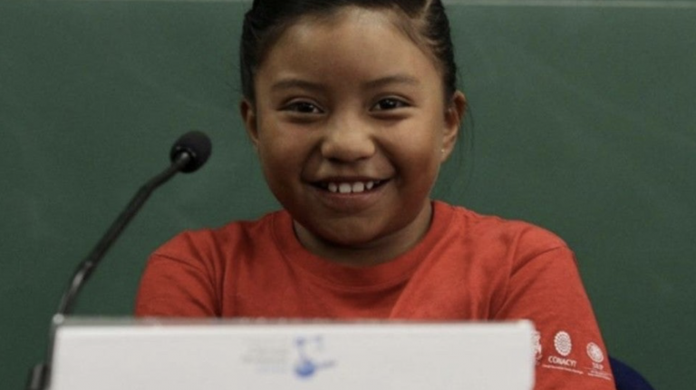 Una niña de 8 años gana el Premio de Ciencias Nucleares