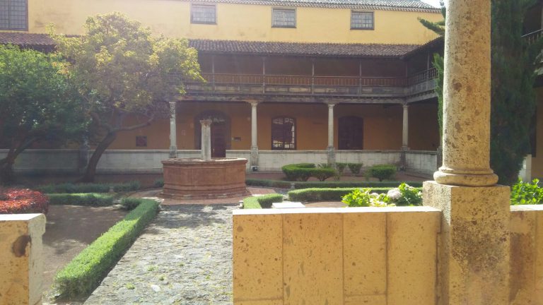 El Convento de Santo Domingo acoge una exposición conmemorativa del 450 aniversario de la ‘Biblia del Oso’