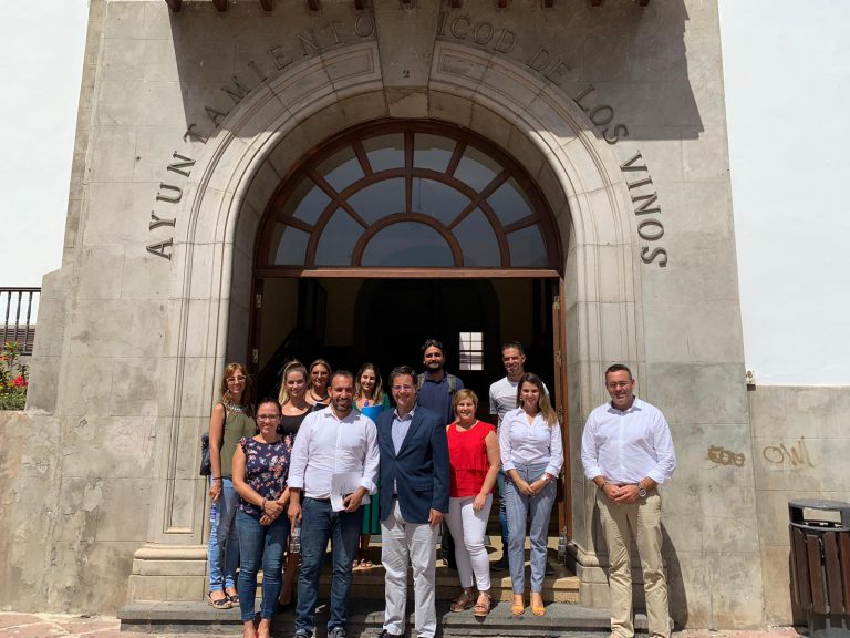 Derechos Sociales destinará a los ayuntamientos 30 millones más para emergencia social y pobreza