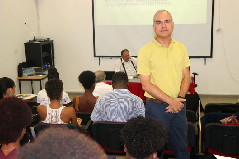 Dorta Antequera pone conexión clima, viajes y viajeros