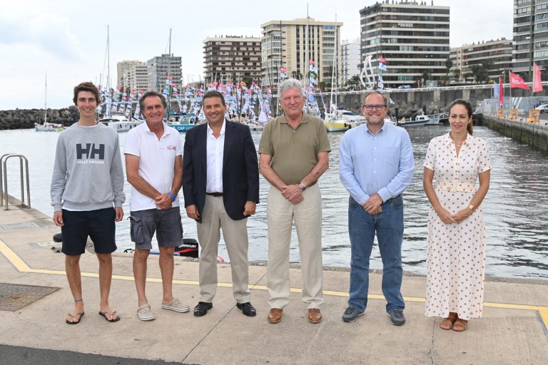 Las Palmas de Gran Canaria se empapa de vela oceánica con la regata en solitario Mini-Transat
