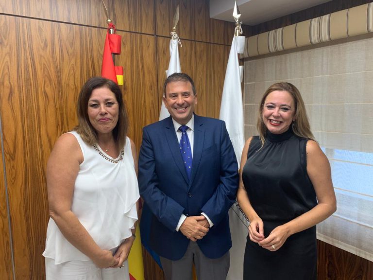 El Cabildo y la Autoridad Portuaria de Las Palmas suscriben un convenio para finalizar el paseo peatonal y ciclista hasta Puerto de los Mármoles 