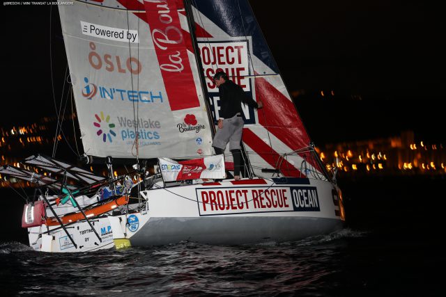 Los primeros veleros de la Mini Transat ya se encuentran en Las Palmas de Gran Canaria 2 Mini Transat Línea de meta LPGC