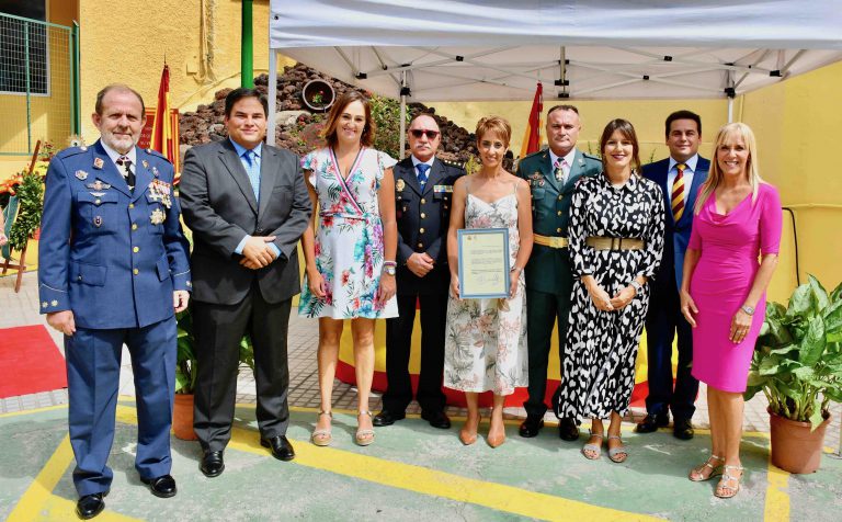 La Guardia Civil reconoce a dos agentes de la Policía Local de Mogán y al servicio municipal de atención y prevención de víctimas de violencia de género
