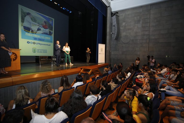 400 jóvenes de la ciudad participan en la jornada ‘Sin límites’ protagonizada por Pablo Pineda y ‘El Langui’