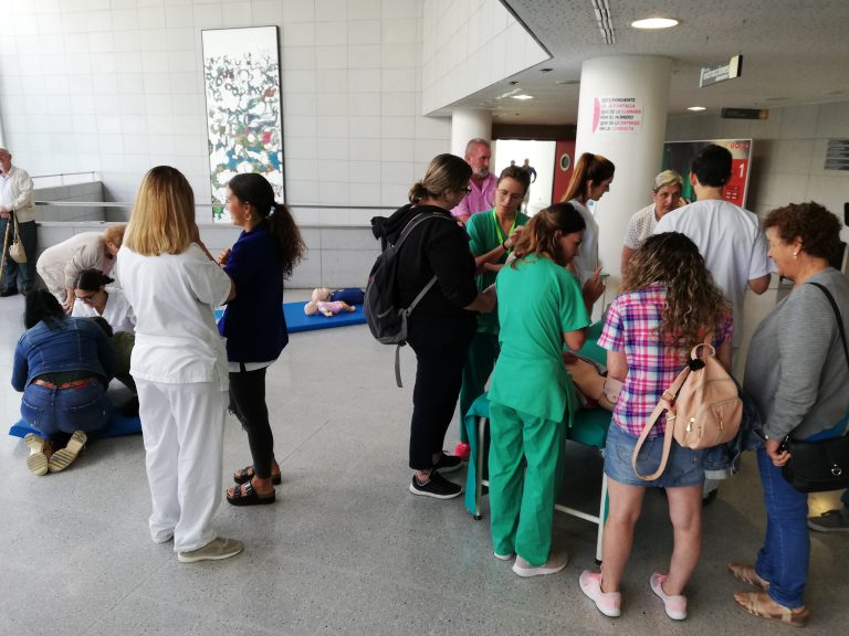 El HUC acoge talleres prácticos de Reanimación Cardiopulmonar para los usuarios