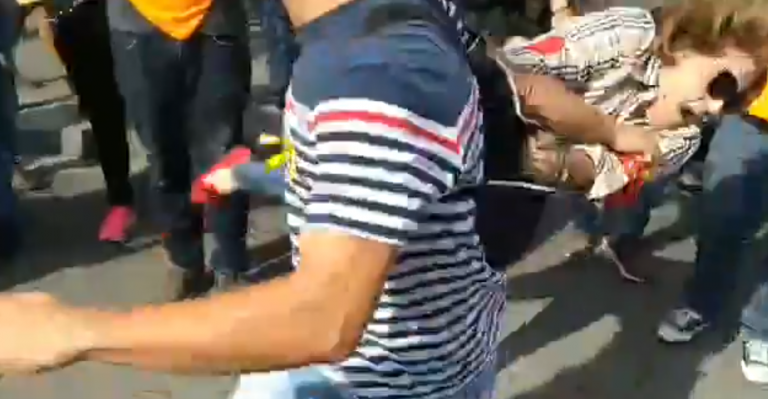 Agreden a una mujer por mostrar una bandera de España en Tarragona