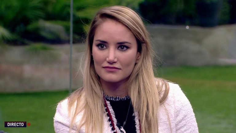 Alba Carrillo se queda en shock al leer el duro mensaje que le mandó Belén Esteban