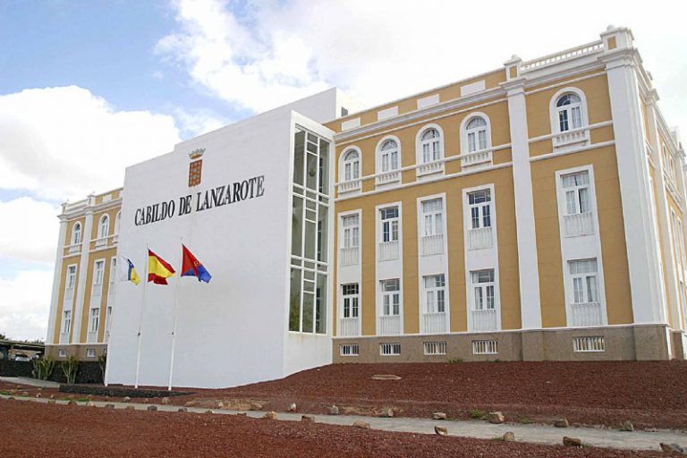 Los Centros adjudican el desmontaje y retirada de La Marea Creciente a  Dragados Canarios