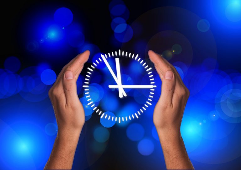 Cambio de hora: ¿Se adelanta o se atrasa una hora?