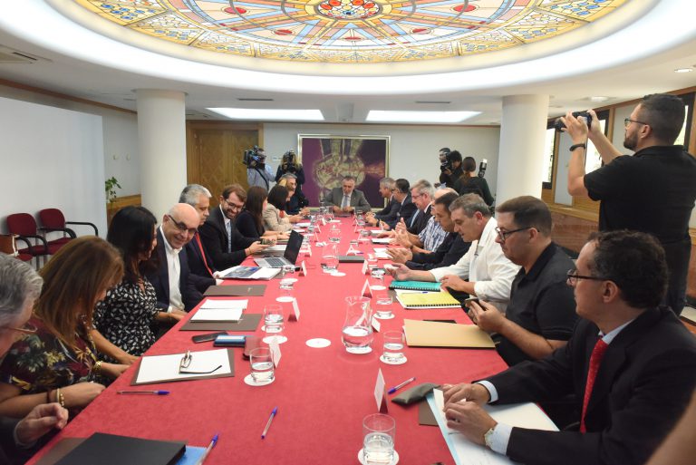 Canarias cumple con los requisitos previos que marca el documento de trabajo del Ministerio para la desescalada