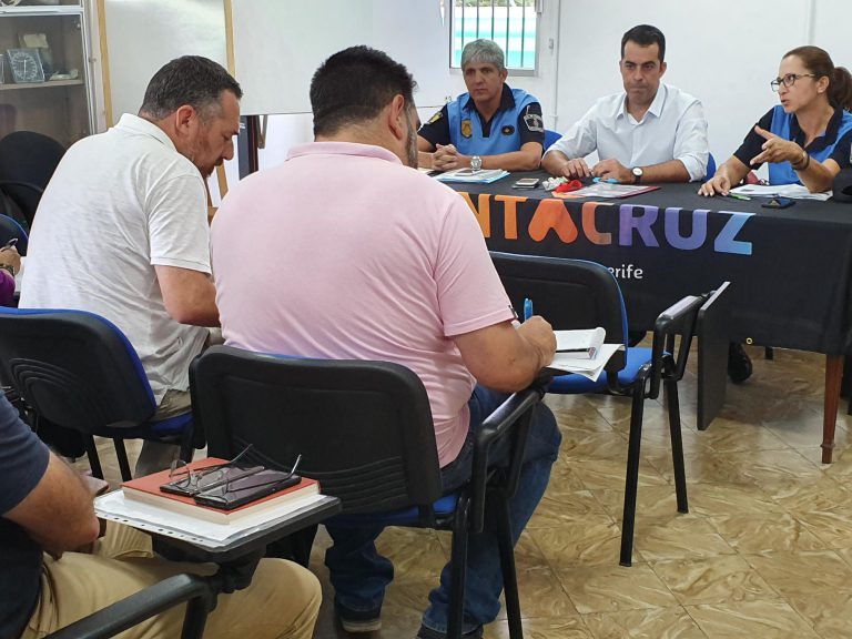 La Policía Local celebra una reunión para coordinar las demandas de seguridad de todos los barrios de Santa Cruz