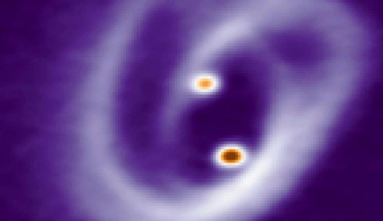 Observan por primera vez cómo se forman las estrellas gemelas