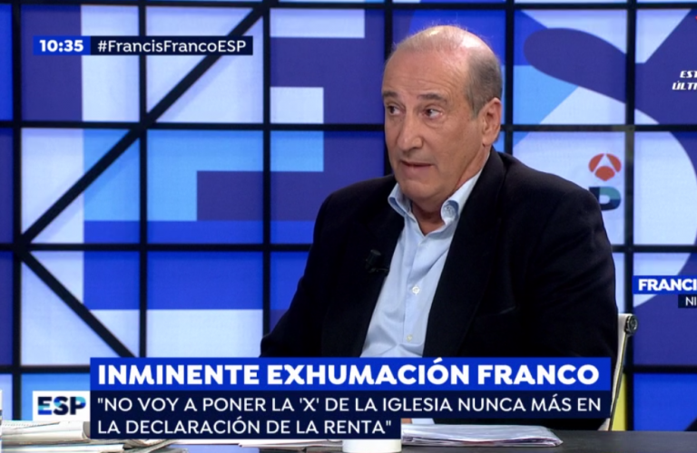 El Gobierno requisará los móviles a la familia Franco para que no hagan fotos de la exhumación