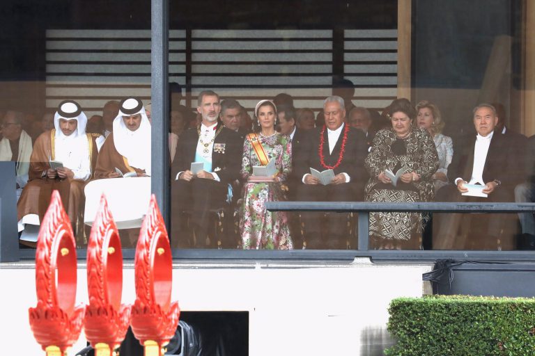La reina Letizia sorprende en la entronización del emperador Naruhito con este vestido de inspiración china