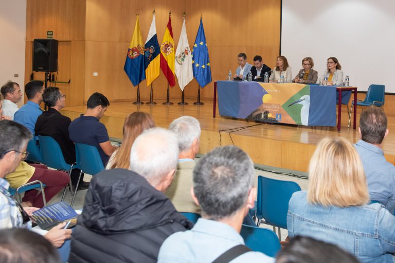 El proyecto Masdunas ha movido 52.000 metros cúbicos de arena, retirado 14.200 tilapias de la Charca y balizado ocho kilómetros de senderos