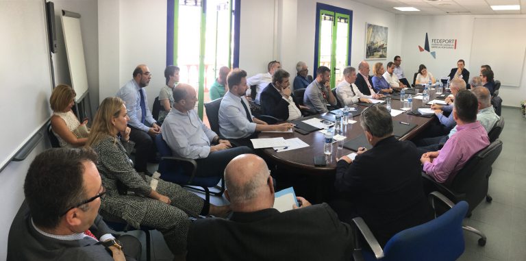 Intensa reunión de trabajo celebrada hoy entre la Junta Directiva de Fedeport y el Presidente de la Autoridad Portuaria de Las Palmas.