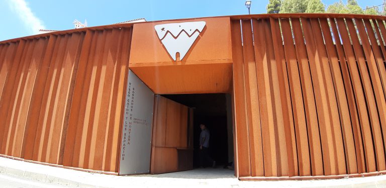 El Centro de Interpretación de Risco Caído cierra dos semanas para prepararse para recibir las piezas de la neocueva