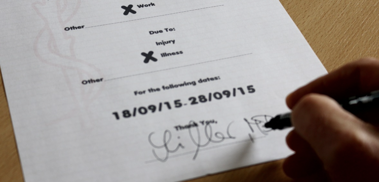 Detenida por vender justificantes médicos falsos para que dos estudiantes pudieran hacer 'pellas' sin levantar sospechas