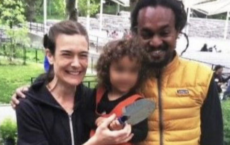 Degüella a su hija, decapita a su mujer y se ahorca en una habitación de una casa en Nueva York