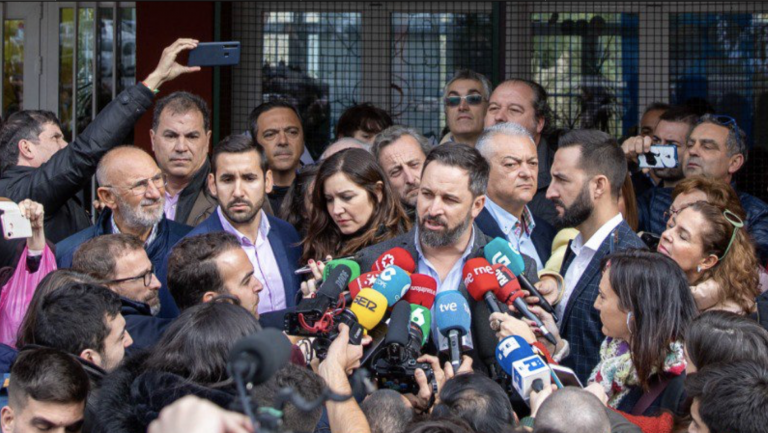 Vox no deja entrar en su sede a los medios de Prisa