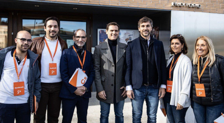 Rivera llega a la sede de Cs para seguir la noche electoral