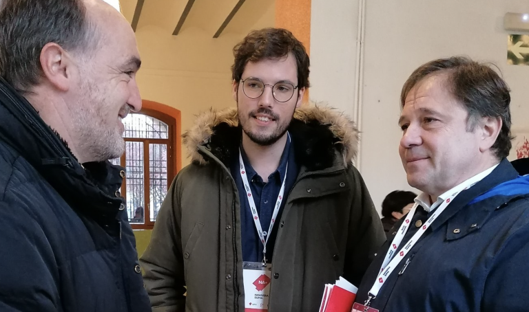 El PSOE pierde un diputado en Navarra en favor de Bildu