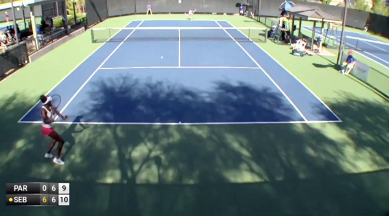 Dos tenistas acaban a bofetones tras un apretón de manos demasiado efusivo