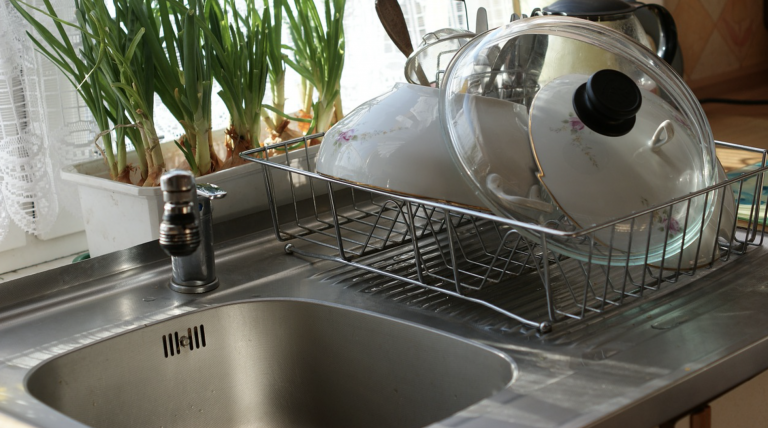 El fregadero estropeado que parece decir 'Shakira'