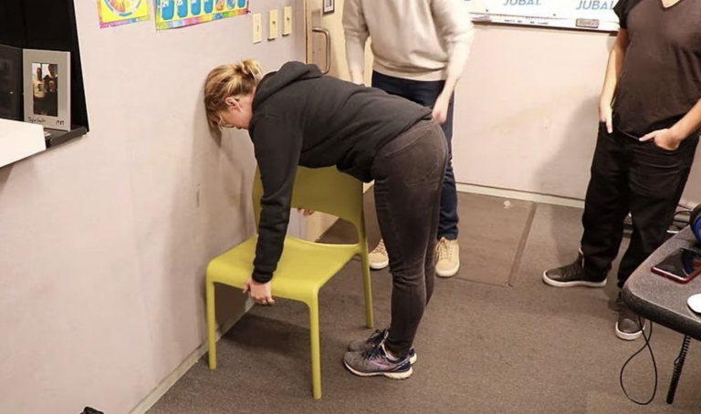 El ‘reto de la silla’: por extraño que parezca, solo las mujeres podrán superarlo