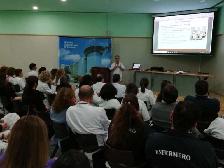 Un centenar de profesionales asisten al curso de gestión integral de servicios sanitarios organizado por el HUC